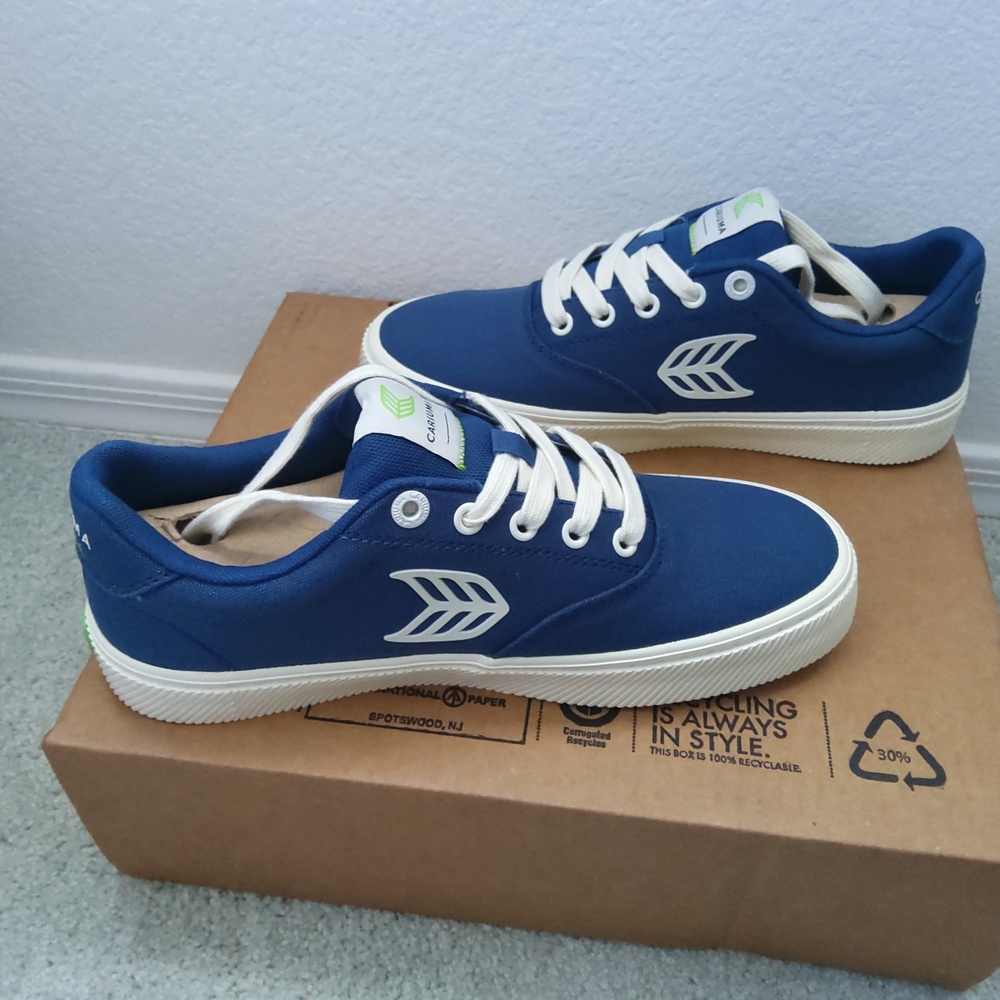 Cariuma Naioca Shadow Blue Canvas shoes